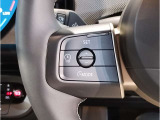 アクティブクルーズコントロールは前車追随機能付きで、快適かつ安全にドライブできます。