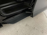 メーカーオプションのユニバーサルステップ付きです。