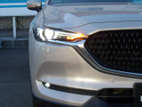 アダプティブLEDヘッドライト カメラや車速センサーと連動して、ハイ、ロー、ワイドローのLEDライトを常に最適な配光に自動制御する優れものです。便利なオートライト機能付きです★☆★☆★