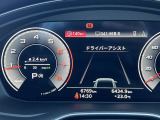 低走行車両入庫!レイアウトはステアリングスイッチで切り替えでき運転に集中しながら必要な情報を瞬時に得ることが可能です。