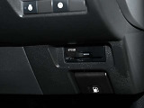 ビルトイン型ETC2.0ユニット装備で高速道路等利用時 便利です。
