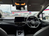 とてもおしゃれな車内インテリアです!