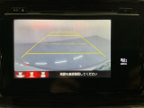 リバースギアに入れるだけで後方の表示へ切り替わります。夜間や雨の日の駐車も楽になりますよ。