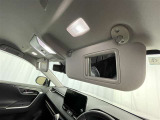 運転席・助手席にはバニティミラー付き♪身だしなみチェックできますよ(^^♪