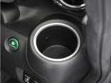 ◆ドリンクホルダー◆手の届きやすい場所にドリンクホルダーがあり、とても便利です。