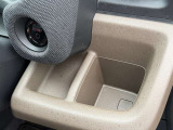 運転席側のドリンクホルダー