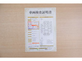 【車輌検査証明書】店頭にてクルマの状態が一目で分かる検査証明書を公開中。トヨタ認定検査員が厳しく査定し、状態を点数と図解で表示しています。修復歴はもちろん、傷やヘコミの箇所や程度がご確認いただけます。