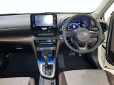 運転席周りのレイアウトをご覧ください。ナビゲーションが綺麗に装着されすっきり収まってますね!