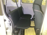 乗車人数や荷物の量、車内での過ごし方に合わせて、シートのレイアウトを変更できます。