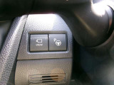 パーキングアシスト機能で、苦手な駐車もクルマがアシストしてくれるので、楽になりますね!(補助装置です)