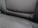 ◆ISOFIX◆シートベルトいらずでチャイルドシートと固定金具を連結するだけでガッチリ固定できます。