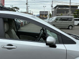 《日産認定中古車》 専門スタッフが検査し認定した車両です。保証期間は12ヶ月間、全国の日産ディーラーで対応が可能です。オプション装着部品に関してはメーカー純正部品も対象です。
