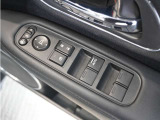 ◆パワーウィンドウスイッチ◆運転席から全席の窓の開閉操作を行うことが出来いつでも換気ができます!