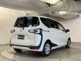 広々とした車内空間に優れた燃費性能。更にデザインも上質で人気のお車です!