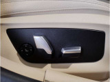 【コックピットシート】BMW車の主役席。車体中央にくる様に配置し車両重心とが一致する事でドライバーと車との一体感あるドライビングを実現。人間工学に基づき形成した形状が長時間のドライブ疲労も軽減します!