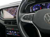 設定したスピードを上限に自動で加減速をし、一定の車間距離を保つ事で長距離運転の疲労を軽減する【ACC】が装備。