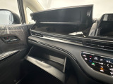 よく使うものは運転席のすぐ近くに置いておきたいですよね。