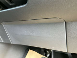 ニーエアバッグが運転者の膝周りを事故時の衝撃から守ってくれます。