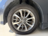 純正アルミホイールです。タイヤサイズは、155/65R14です。