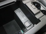 2列目もUSB端子も2口あります!