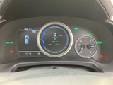 テレビ番組を画面で視聴でき、停車中の待ち時間も車内で過ごしやすくなります。番組一覧から選局できるため、休憩時などに見たいチャンネルを確認しやすい仕様です。