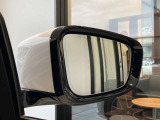 レーンチェンジウォーニング装備。車線変更時の安全確認をサポートしてくれます。