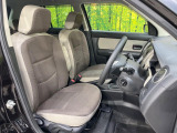 運転席シート廻りは使用感も少なく、良好な状態となっています。前オーナー様が丁寧に使っていたことがよくわかりますね。