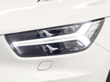 ヘッドライト内部にVOLVOロゴ