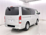 走りにこだわりながら収納力も持ち合わせたお車です。
