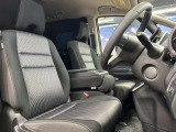運転席も広々としており運転しやすい環境を実現しています☆