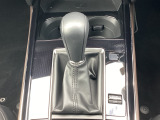 アクセルペダルを踏み込む量や速さに応じて変速パターンをし、人馬一体の運転感覚を発揮してくれる6速オートマ!