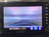 【バックカメラ】運転が苦手な方も車庫入れラクラクです!ギアをリバースに入れれば自動的に切り換わりますので、面倒な操作は不要です♪狭い駐車場もお車を傷つけず安心ですね!