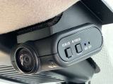 車内と後方のドライブレコーダーでございます!万が一に映像もドライブの思い出も記録できますよ♪