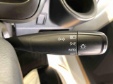 ☆オートライト機能☆車外の明るさに応じて自動的でヘッドランプを点灯および消灯します。夕暮れ時やトンネルなどで便利です!