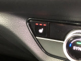 【シートヒーター】スイッチを押せば、座面と背もたれで体を温めてくれます♪