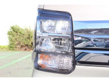LEDヘッドライトが標準装備で、夜道も安心のドライブをご提供します。