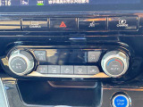 【エアコン】使いやすいエアコンスイッチ♪オートエアコンでいつも車内は最適な温度に保たれます!