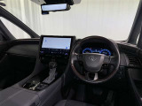 運転席まわりです。 各操作スイッチは使いやすい位置に配置されてます。
