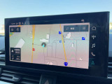 ●MMIナビゲーション『高解像度カラーディスプレイに、Bluetooth(R)接続によるハンズフリー通話機能を搭載しています。』
