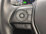 運転中、オーディオの操作をしてて、ハッとしたことはありませんか?ステアリングスイッチは、運転中でもハンドルでオーディオの操作が可能です。安全なドライブをサポートします。