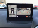 360&deg;ビューモニターでは前後左右4つのカメラ映像をさまざまな走行状況に応じて切り替えてセンターディスプレイに表示することで、駐車時や狭い道でのすれ違い時、見通しの悪い交差点進入時でも安心感を高めます