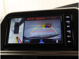 車両周辺の状況を映像で確認できるパノラミックビューモニター付き!駐車時の安全確認をサポートします♪