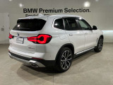 BMW xDriveの魅力は、走行状況と路面状況の変化をリアルタイムに把握し、4輪のトラクションを絶えず最大限に保つことで、どんなコンディションにおいても揺るぎない走りを実現させてくれます。