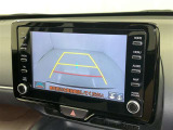 バックモニター付なので後退時に後方が見えるので安心。 車は構造上、死角がたくさんなので万が一を考えると必須ですね。 あくまで補助の為の装備、バックは目視で確認する事が重要ですよ。