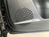 BOSEのスピーカーが付いています。