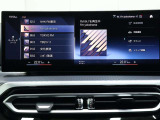 速度やナビゲーションなどドライビングに必要な情報をヘッドアップディスプレイに表示。視線を大きく動かす事なく必要な情報を確認出来る為運転への集中を自然にサポートします。安全面を考慮したテクノロジーです。