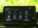 ナビゲーションやオーディオ、スマートフォン連携などのメニューを画面上で確認でき、目的に合わせて選びやすい構成です。日々の移動を便利にサポートします。