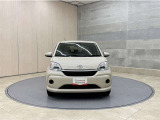 お車購入のポイントとなるフロントマスクです!かわいらしい目つきが印象的なデザインのヘッドランプです。