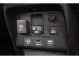 AC1500W電源に加え、シガーソケット、USBオーディオ用ソケットがついていますので携帯電話などを接続すれば音楽等の再生が可能です!充電用ソケットもございます!