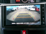 バックモニター付きですので、日常の駐車はもちろん、人や障害物などを映像で確認できるので安心です!(補助装置になりますので、目視でもご確認ください)